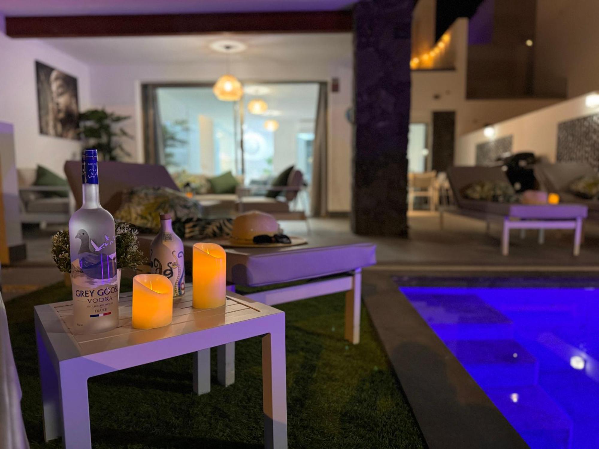 Welcome To Villa Bali A Luxurious Modern Getaway 로스크리스티아노스 외부 사진