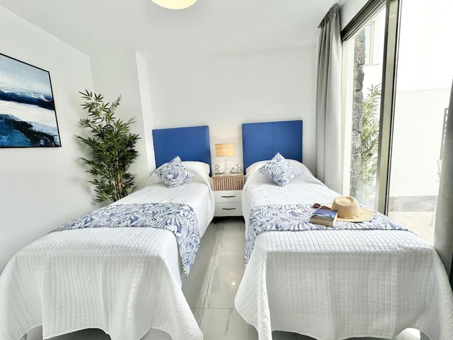 Welcome To Villa Bali A Luxurious Modern Getaway 로스크리스티아노스 외부 사진