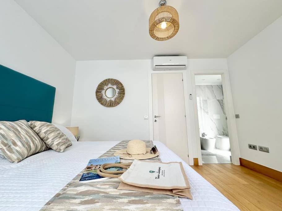 Welcome To Villa Bali A Luxurious Modern Getaway 로스크리스티아노스 외부 사진
