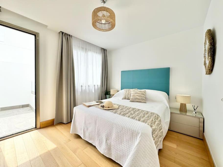 Welcome To Villa Bali A Luxurious Modern Getaway 로스크리스티아노스 외부 사진