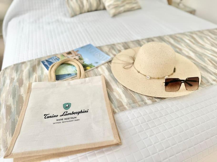 Welcome To Villa Bali A Luxurious Modern Getaway 로스크리스티아노스 외부 사진