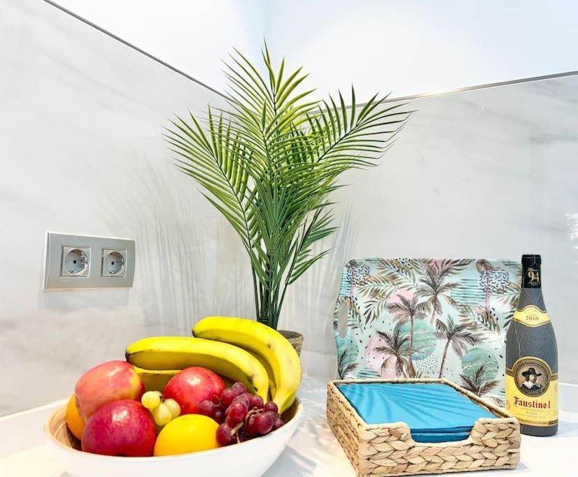 Welcome To Villa Bali A Luxurious Modern Getaway 로스크리스티아노스 외부 사진